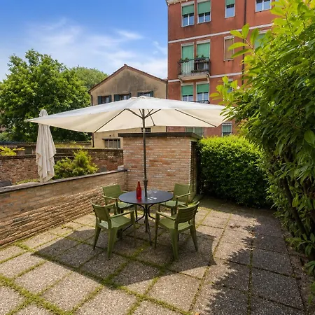Сasa de vacaciones Rare Private Courtyard, Very Easy To Reach *