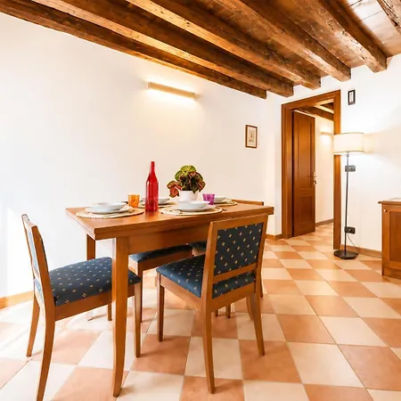 Rare Private Courtyard, Very Easy To Reach Сasa de vacaciones Venecia