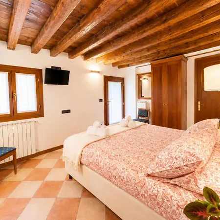 Rare Private Courtyard, Very Easy To Reach Сasa de vacaciones Venecia