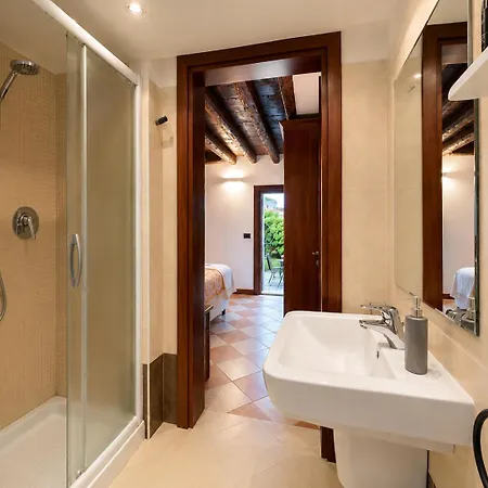 Rare Private Courtyard, Very Easy To Reach Venecia