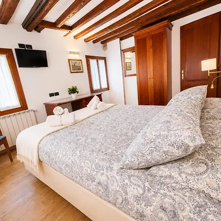 Rare Private Courtyard, Very Easy To Reach Сasa de vacaciones Venecia
