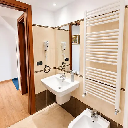 Rare Private Courtyard, Very Easy To Reach Сasa de vacaciones